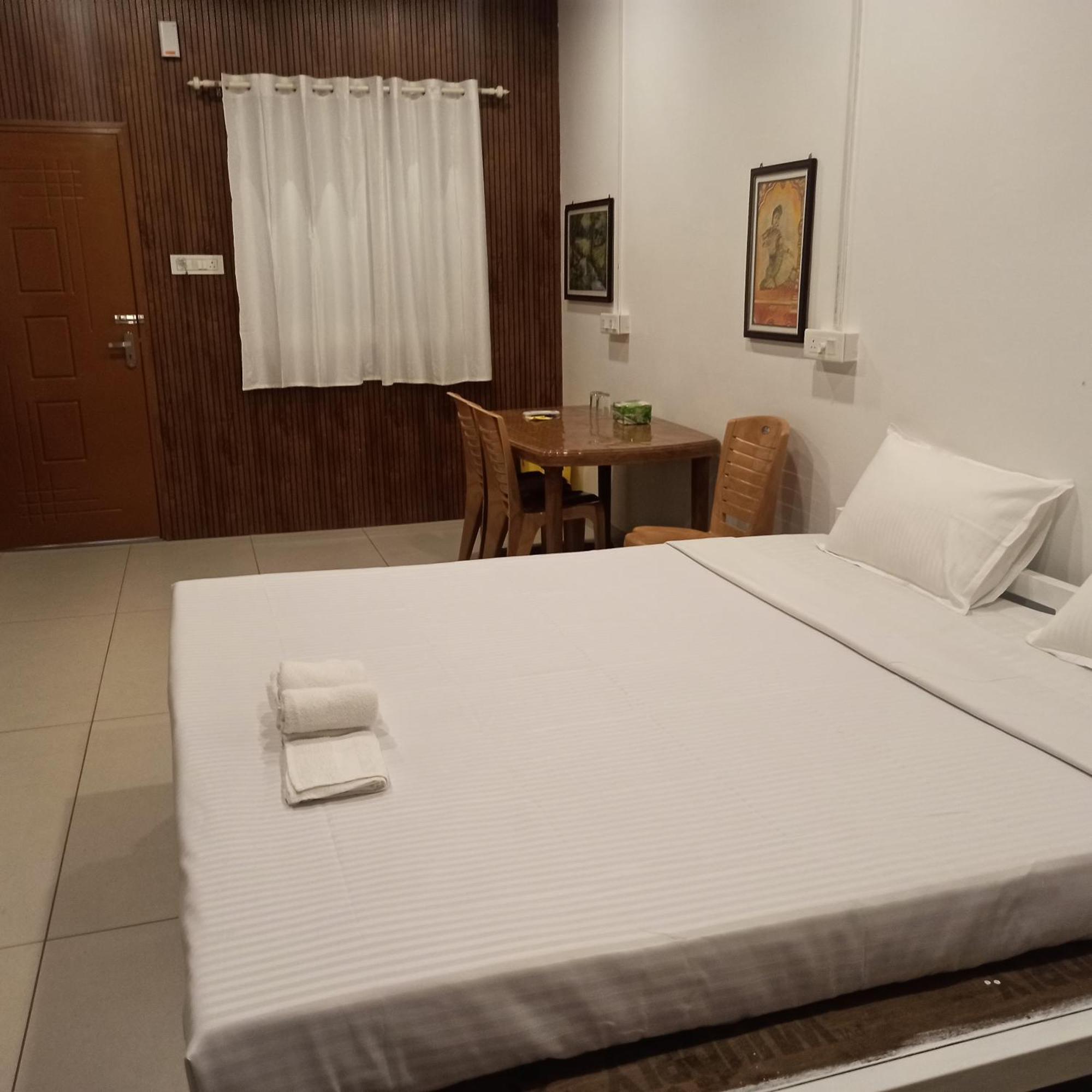 Bethesda Inn Kochi Exterior photo